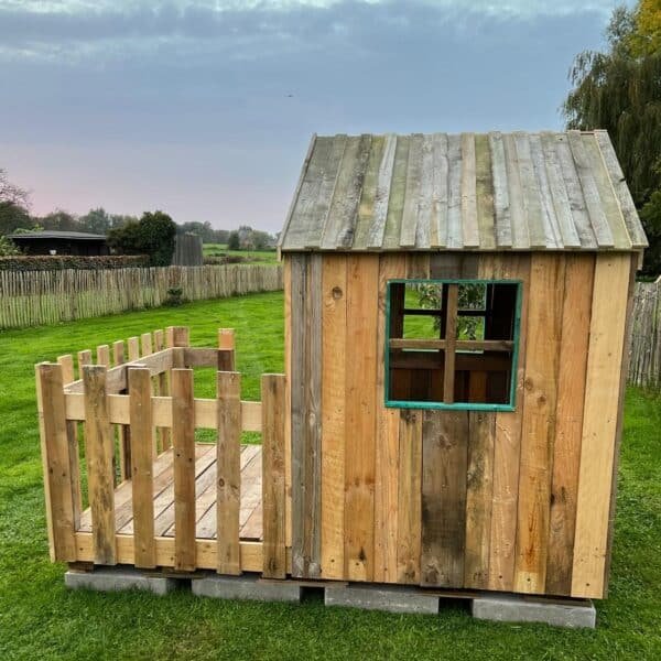 Cabane "Lucas" avec sa terrasse
